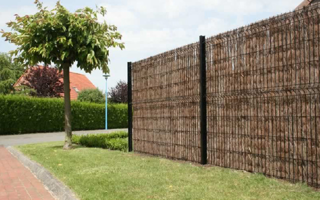 Clôture rigide et brise vue en natte de bruyère - Wambrechies