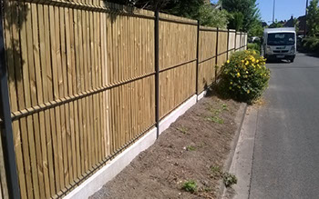 Clôture rigide et brise vue en lames bois- Wambrechies